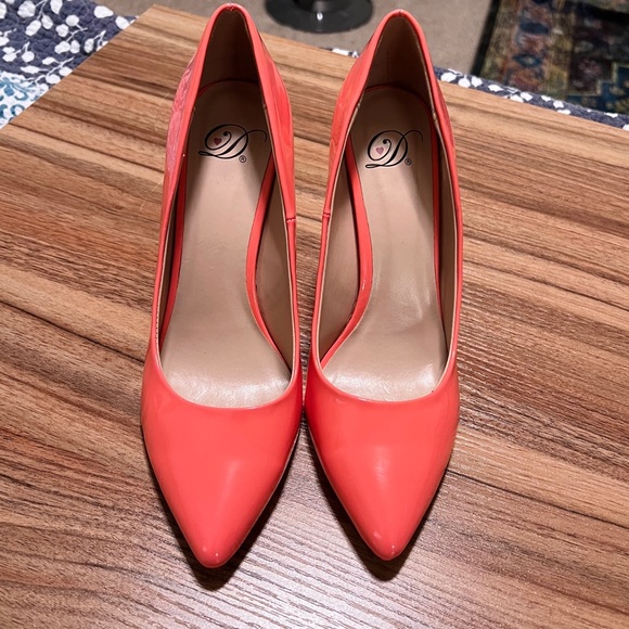 3/$20 🌸 Heart in D coral stiletto heels, size 8 👠 - Picture 7 of 9